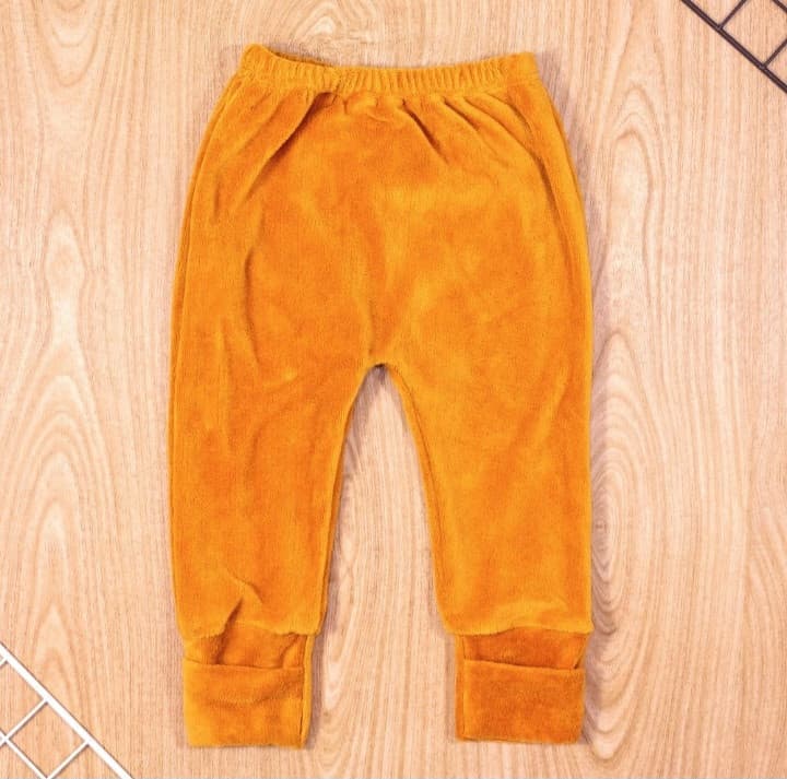 Calça baby em plush